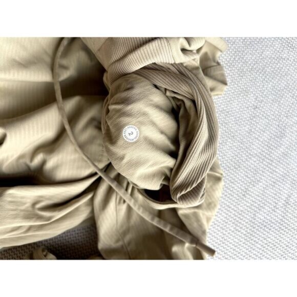 Lululemon Beyond the Studio 7/8 Jogger - Picture 6 of 8